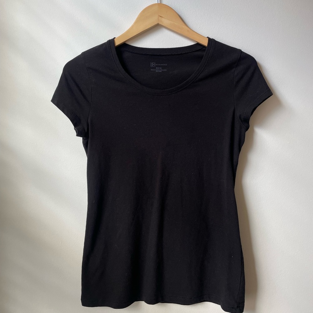 Black Tee Size M